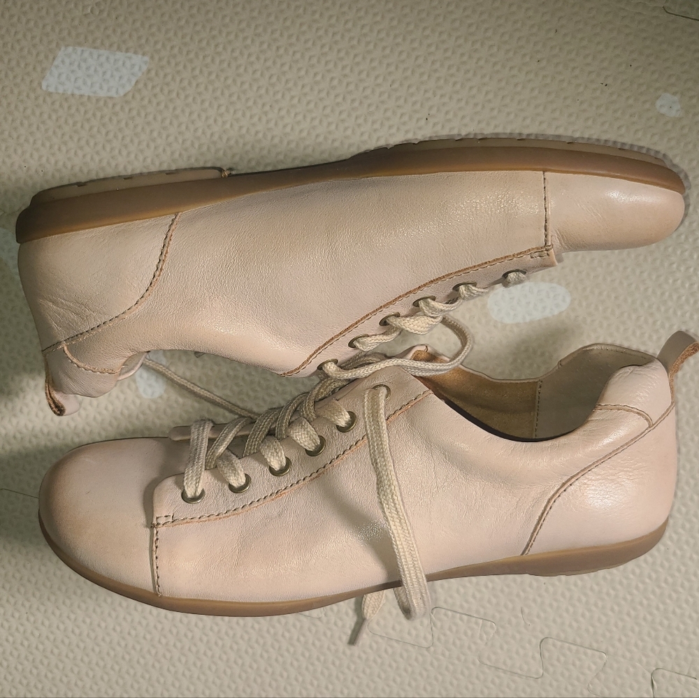 Born Women's Blush Lace-Up Sneakers - Picture 3 of 8